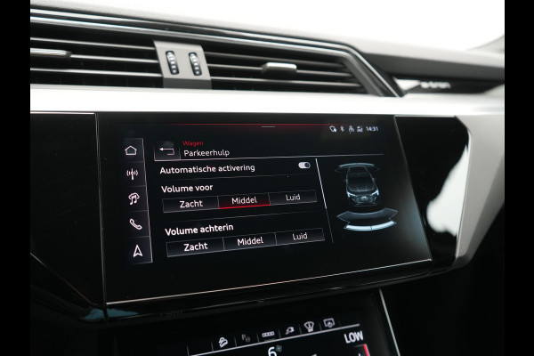 Audi Q8 e-tron 55 quattro S Line 114 kWh Dealer O.H | SOH 91,1% | | Trekhaak Afn. | Luchtvering | 360 Camera | Head Up | Adaptive Cruise | Matrix LED | Alcantara Sportstoelen Verwarmd | Apple Carplay | Keyless | Blis | Navigatie | Virtual | DAB | 20"L.M |