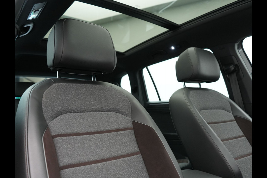 Seat Tarraco 1.4 TSI e-Hybrid Xcellence PHEV 245pk Dealer O.H. | SOH 91,7% | | Panodak | Adaptive Cruise | 360 Camera | Sfeerverlichting | Voorstoelen Verwarmd | Keyless | Blis | Apple Carplay | Navigatie | DAB | Plug In Hybrid |
