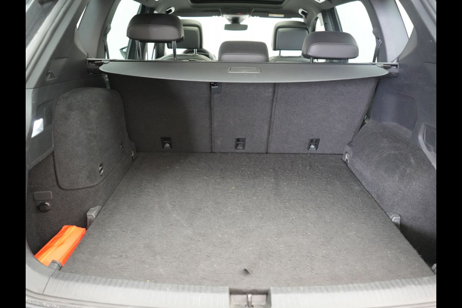Seat Tarraco 1.4 TSI e-Hybrid Xcellence PHEV 245pk Dealer O.H. | SOH 91,7% | | Panodak | Adaptive Cruise | 360 Camera | Sfeerverlichting | Voorstoelen Verwarmd | Keyless | Blis | Apple Carplay | Navigatie | DAB | Plug In Hybrid |