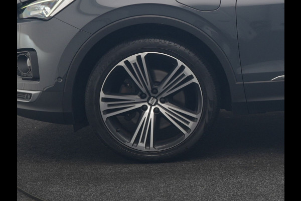 Seat Tarraco 1.4 TSI e-Hybrid Xcellence PHEV 245pk Dealer O.H. | SOH 91,7% | | Panodak | Adaptive Cruise | 360 Camera | Sfeerverlichting | Voorstoelen Verwarmd | Keyless | Blis | Apple Carplay | Navigatie | DAB | Plug In Hybrid |