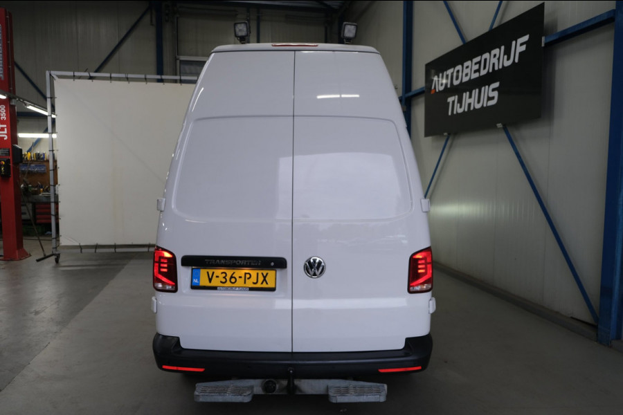 Volkswagen Transporter 2.0 TDI L2H2 30 - Airco, Cruise, PDC, Carplay, Inrichting, Imperiaal, Standkachel, Trekhaak.