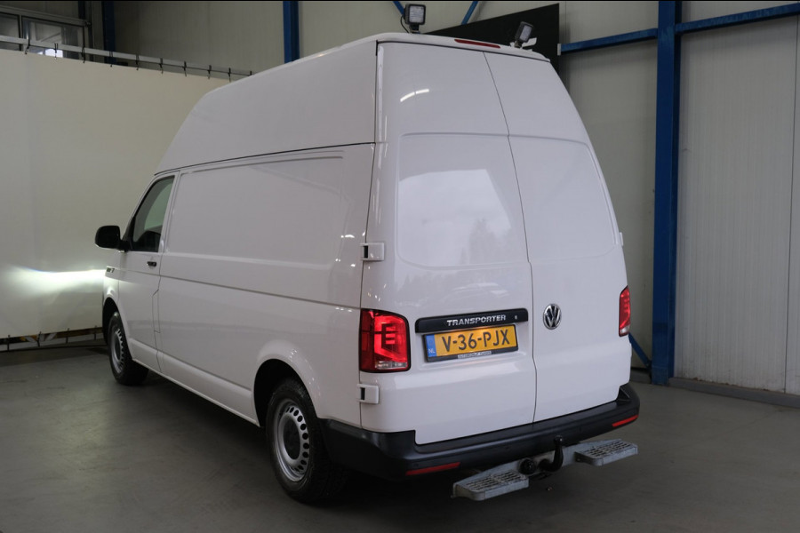 Volkswagen Transporter 2.0 TDI L2H2 30 - Airco, Cruise, PDC, Carplay, Inrichting, Imperiaal, Standkachel, Trekhaak.