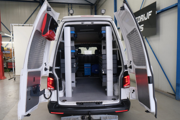 Volkswagen Transporter 2.0 TDI L2H2 30 - Airco, Cruise, PDC, Carplay, Inrichting, Imperiaal, Standkachel, Trekhaak.