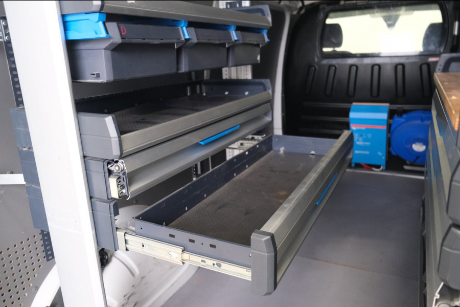 Volkswagen Transporter 2.0 TDI L2H2 30 - Airco, Cruise, PDC, Carplay, Inrichting, Imperiaal, Standkachel, Trekhaak.