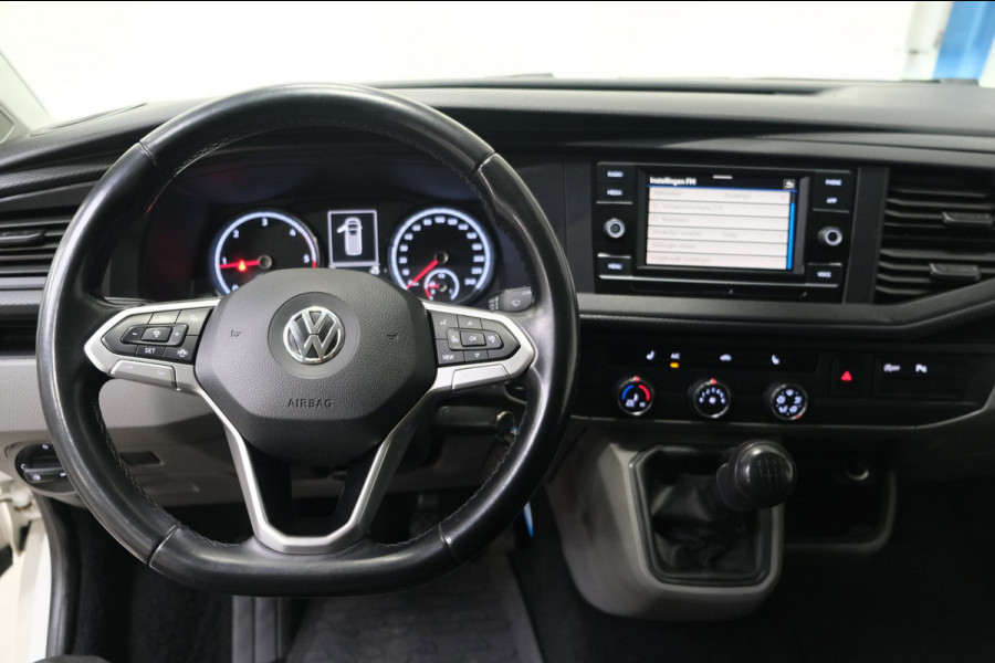Volkswagen Transporter 2.0 TDI L2H2 30 - Airco, Cruise, PDC, Carplay, Inrichting, Imperiaal, Standkachel, Trekhaak.