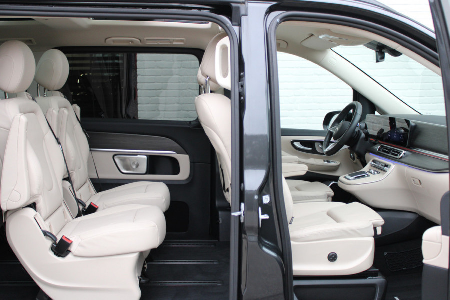 Mercedes-Benz V-Klasse 300d / AMG / DC / 4-Matic / Luchtv / Panorama / Elec Stoel / Burmester / Vol Opties / NIEUWSTAAT