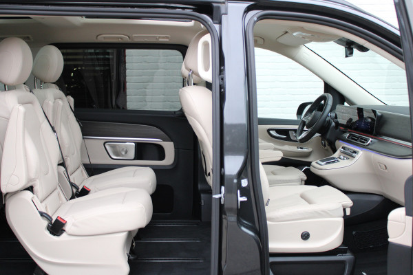 Mercedes-Benz V-Klasse 300d / AMG / DC / 4-Matic / Luchtv / Panorama / Elec Stoel / Burmester / Vol Opties / NIEUWSTAAT