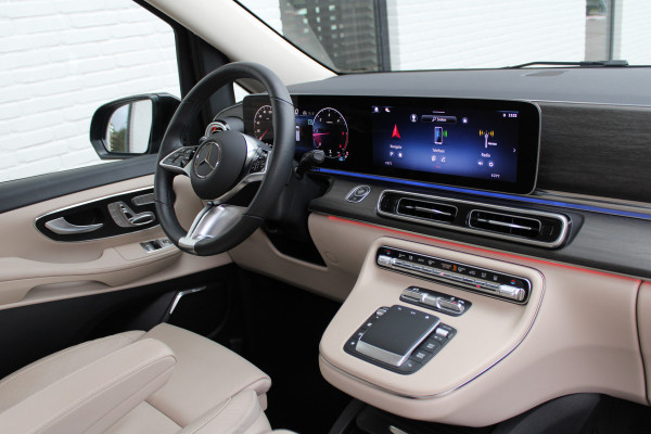 Mercedes-Benz V-Klasse 300d / AMG / DC / 4-Matic / Luchtv / Panorama / Elec Stoel / Burmester / Vol Opties / NIEUWSTAAT