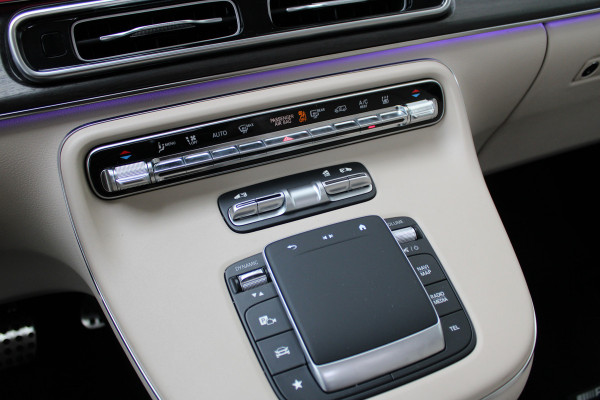 Mercedes-Benz V-Klasse 300d / AMG / DC / 4-Matic / Luchtv / Panorama / Elec Stoel / Burmester / Vol Opties / NIEUWSTAAT