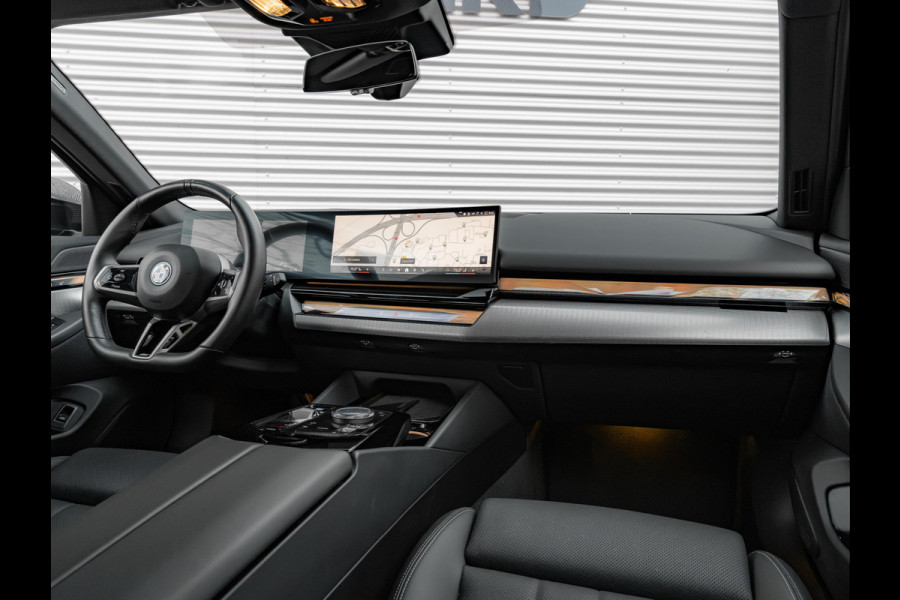 BMW i5 Touring eDrive40 M-Sport - Head-Up - ACC - Adaptive LED