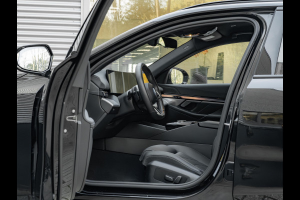 BMW i5 Touring eDrive40 M-Sport - Head-Up - ACC - Adaptive LED