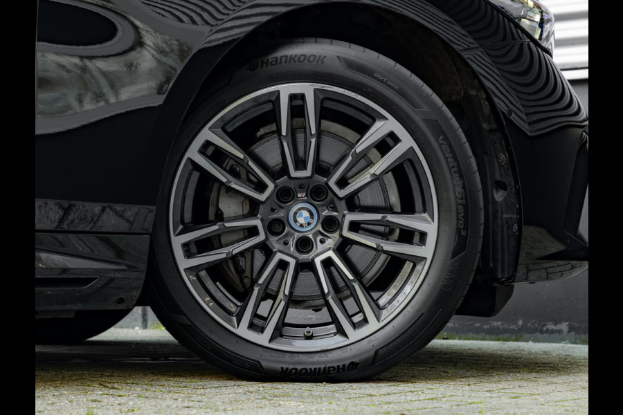 BMW i5 Touring eDrive40 M-Sport - Head-Up - ACC - Adaptive LED