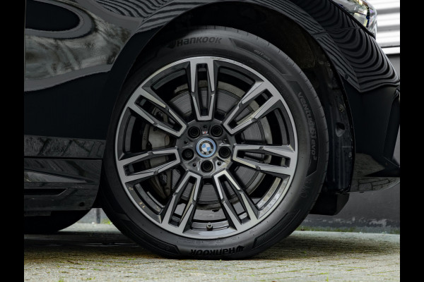 BMW i5 Touring eDrive40 M-Sport - Head-Up - ACC - Adaptive LED