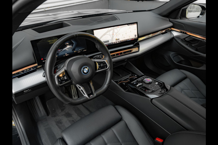 BMW i5 Touring eDrive40 M-Sport - Head-Up - ACC - Adaptive LED
