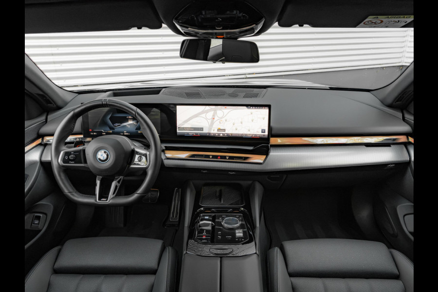 BMW i5 Touring eDrive40 M-Sport - Head-Up - ACC - Adaptive LED