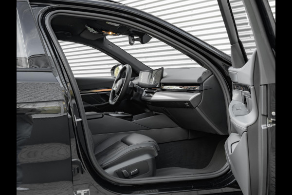 BMW i5 Touring eDrive40 M-Sport - Head-Up - ACC - Adaptive LED