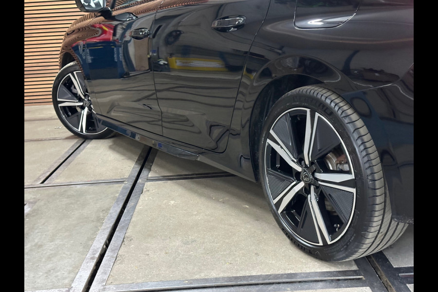Peugeot 308 SW 1.6 Plug-in Hybrid 180 GT | 360° Camera | Matrix LED | Carplay | Alcantara | Massage | 18 Inch