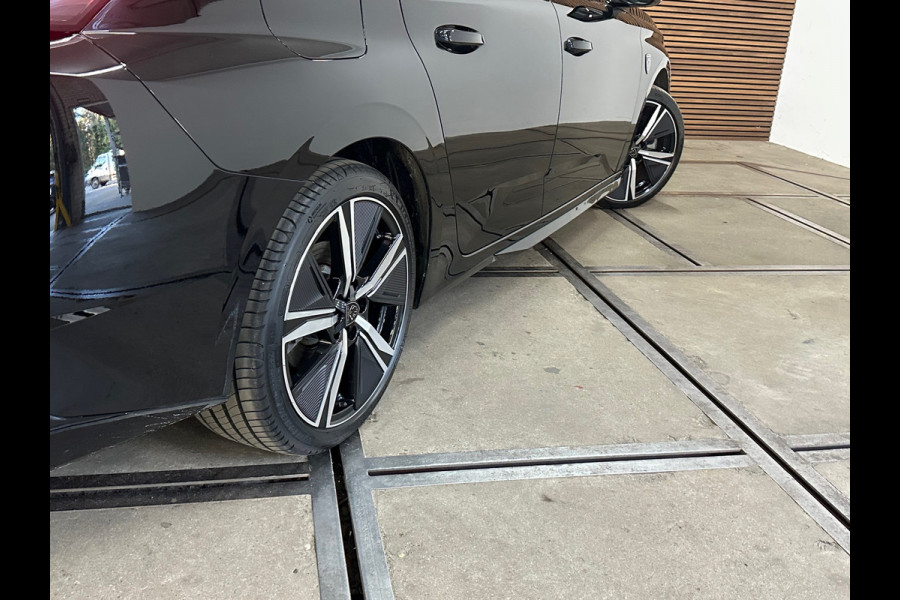 Peugeot 308 SW 1.6 Plug-in Hybrid 180 GT | 360° Camera | Matrix LED | Carplay | Alcantara | Massage | 18 Inch