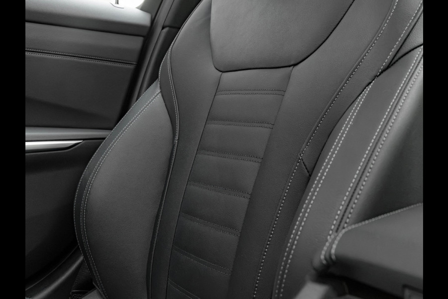 BMW 3 Serie Touring M340i xDrive - Pano - Head-up - Individual ''Dravit Grau'' - M Adaptief Onderstel