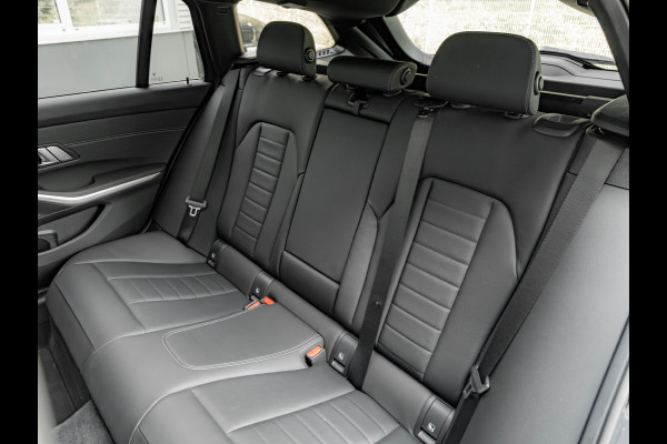 BMW 3 Serie Touring M340i xDrive - Pano - Head-up - Individual ''Dravit Grau'' - M Adaptief Onderstel