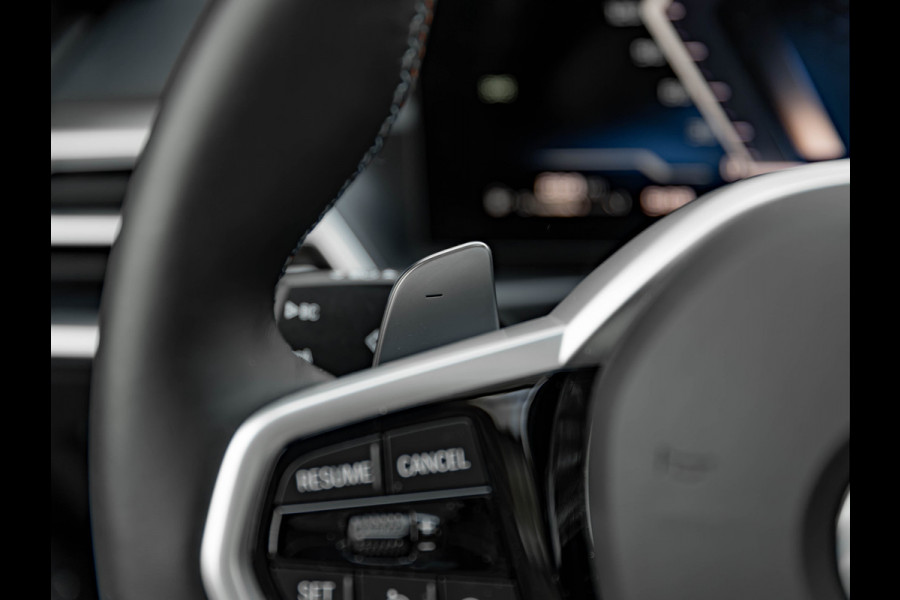 BMW 3 Serie Touring M340i xDrive - Pano - Head-up - Individual ''Dravit Grau'' - M Adaptief Onderstel