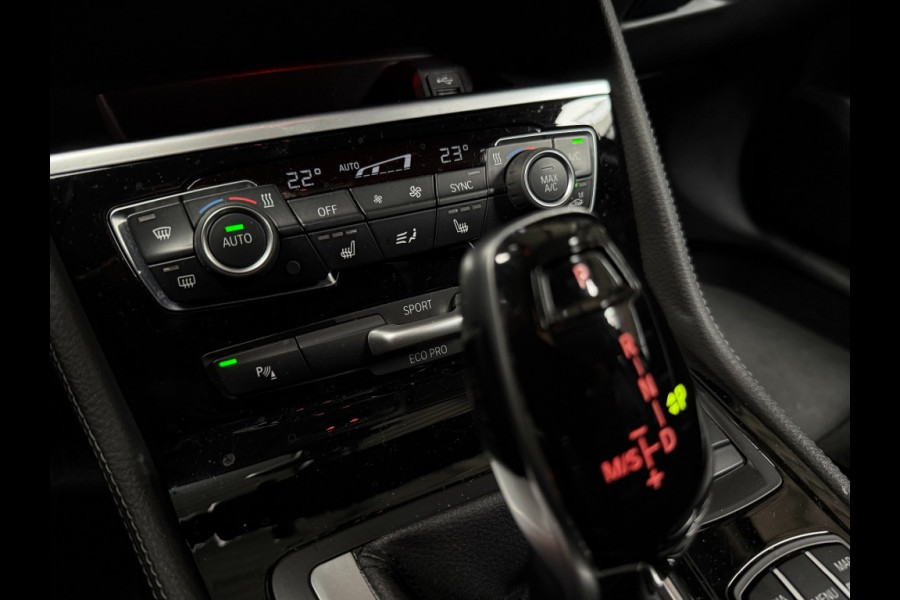 BMW 2 Serie Active Tourer 220i 179pk High Executive Trekhaak/LED/camera/navi professional
