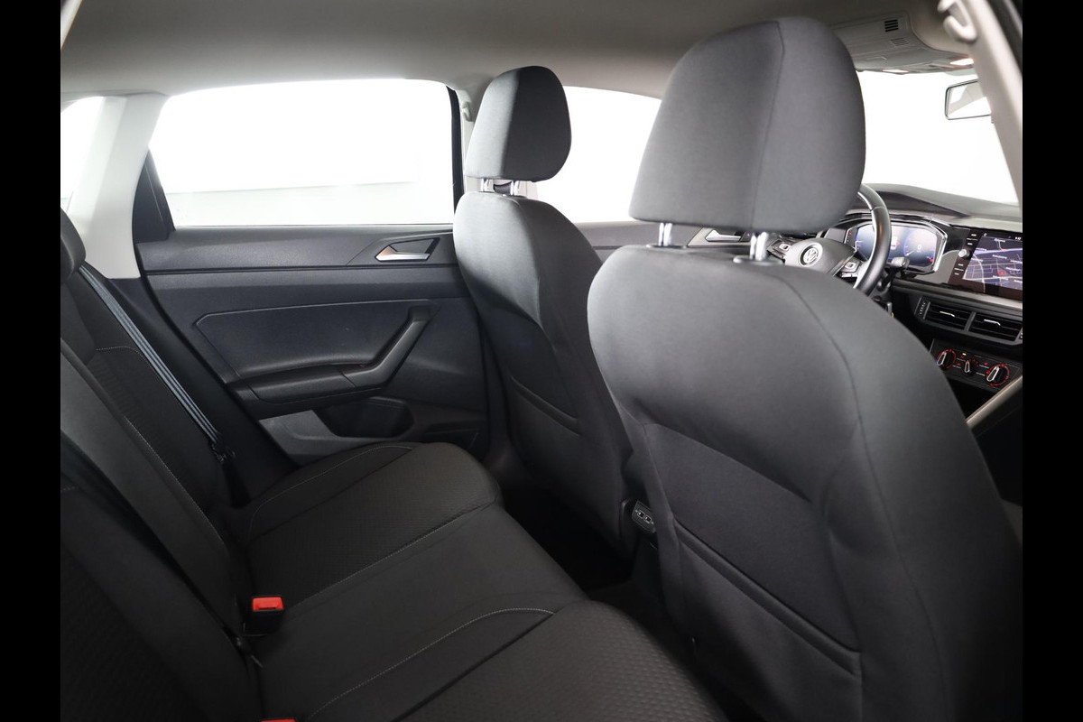 Volkswagen Polo 1.0 TSI Comfortline Business 95PK | Navigatie | Digitaal dashboard | Camera | Parkeersensoren | Airco