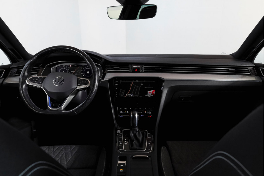 Volkswagen Passat Variant 1.4 TSI PHEV GTE Business Org. NL. | Dig. Cockpit | Adapt. Cruise | Stoelverw. | PDC | Camera | NAV + Carplay/Android | Elek. Klep | LM 18" |