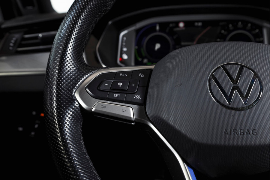Volkswagen Passat Variant 1.4 TSI PHEV GTE Business Org. NL. | Dig. Cockpit | Adapt. Cruise | Stoelverw. | PDC | Camera | NAV + Carplay/Android | Elek. Klep | LM 18" |
