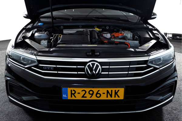 Volkswagen Passat Variant 1.4 TSI PHEV GTE Business Org. NL. | Dig. Cockpit | Adapt. Cruise | Stoelverw. | PDC | Camera | NAV + Carplay/Android | Elek. Klep | LM 18" |