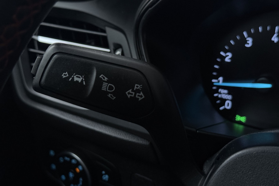 Ford FOCUS Wagon 1.0 EcoBoost ST Line Business (B&O, AFNEEMBARE TREKHAAK, STOEL/STUUR VERWARMING, CARPLAY)