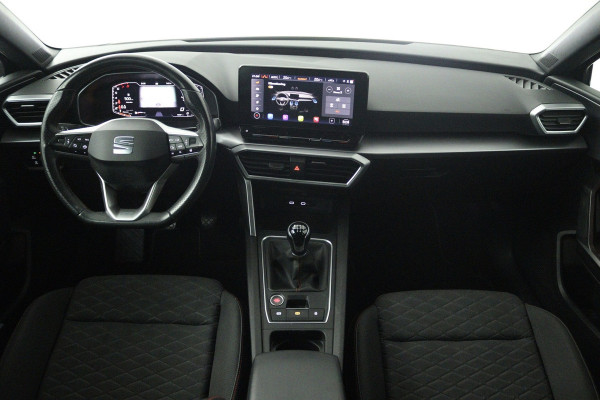 Seat Leon Sportstourer 1.5 TSI Style Business Intense (TREKHAAK, STOEL/STUUR VERWARMING, CARPLAY)