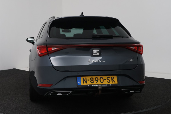Seat Leon Sportstourer 1.5 TSI Style Business Intense (TREKHAAK, STOEL/STUUR VERWARMING, CARPLAY)