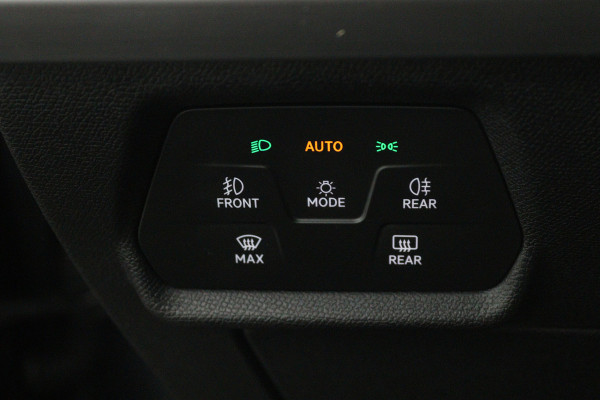 Seat Leon Sportstourer 1.5 TSI Style Business Intense (TREKHAAK, STOEL/STUUR VERWARMING, CARPLAY)