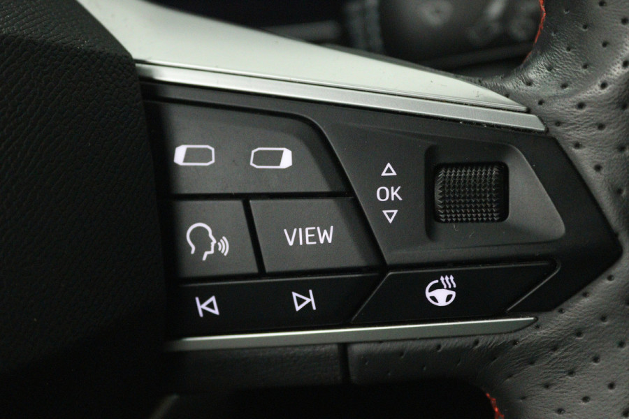 Seat Leon Sportstourer 1.5 TSI Style Business Intense (TREKHAAK, STOEL/STUUR VERWARMING, CARPLAY)