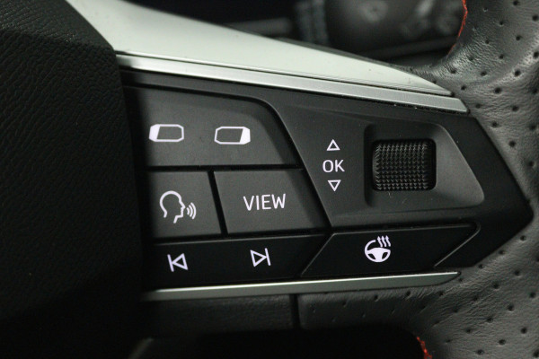 Seat Leon Sportstourer 1.5 TSI Style Business Intense (TREKHAAK, STOEL/STUUR VERWARMING, CARPLAY)