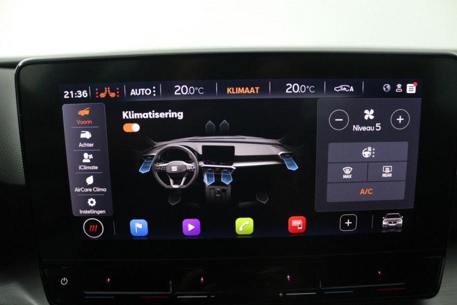 Seat Leon Sportstourer 1.5 TSI Style Business Intense (TREKHAAK, STOEL/STUUR VERWARMING, CARPLAY)
