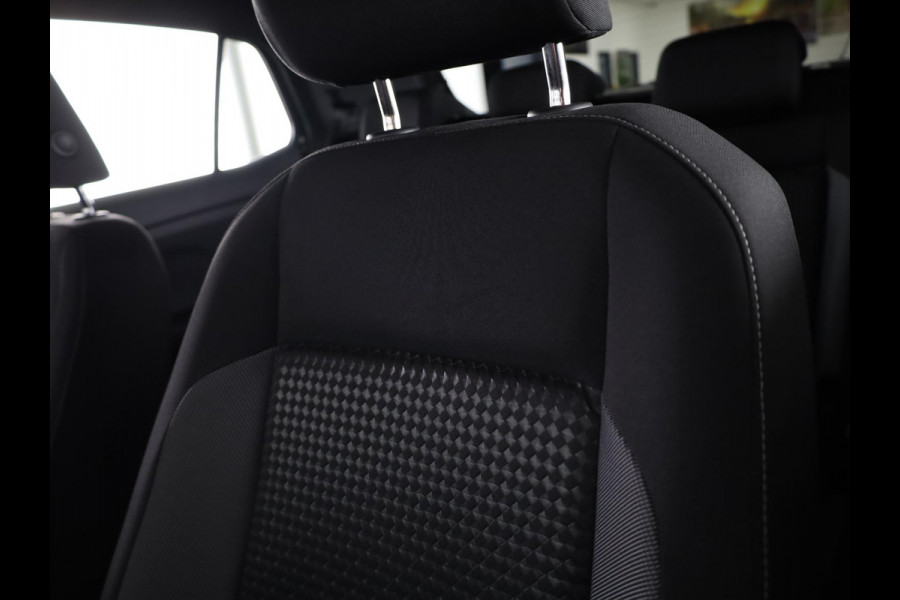 Volkswagen T-Cross 1.0 TSI Life ACTIVE 110 PK DSG | Navigatie | Airco automatisch | Parkeerassistent | Digitaal dashboard | 17"LM velgen |