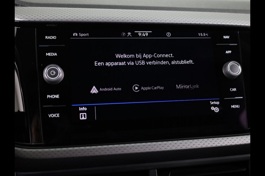 Volkswagen T-Cross 1.0 TSI Life ACTIVE 110 PK DSG | Navigatie | Airco automatisch | Parkeerassistent | Digitaal dashboard | 17"LM velgen |