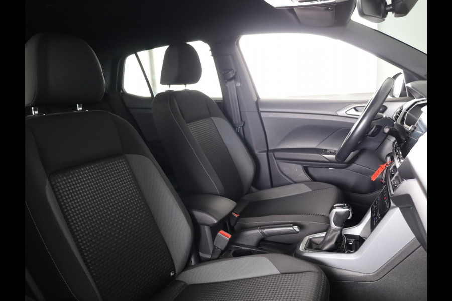 Volkswagen T-Cross 1.0 TSI Life ACTIVE 110 PK DSG | Navigatie | Airco automatisch | Parkeerassistent | Digitaal dashboard | 17"LM velgen |