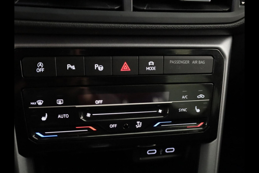 Volkswagen T-Cross 1.0 TSI Life ACTIVE 110 PK DSG | Navigatie | Airco automatisch | Parkeerassistent | Digitaal dashboard | 17"LM velgen |
