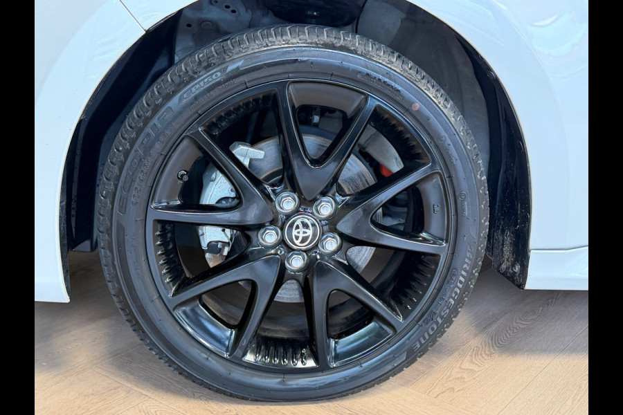 Toyota Yaris 1.5 Hybrid GR Sport AUT. CAMERA NAVIGATIE KEYLESS-GO LANE-ASSIST STOELVERWARMING AIRCO CRUISE