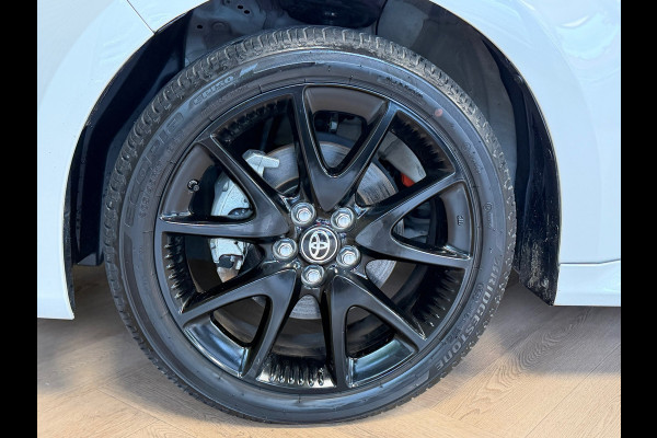 Toyota Yaris 1.5 Hybrid GR Sport AUT. CAMERA NAVIGATIE KEYLESS-GO LANE-ASSIST STOELVERWARMING AIRCO CRUISE