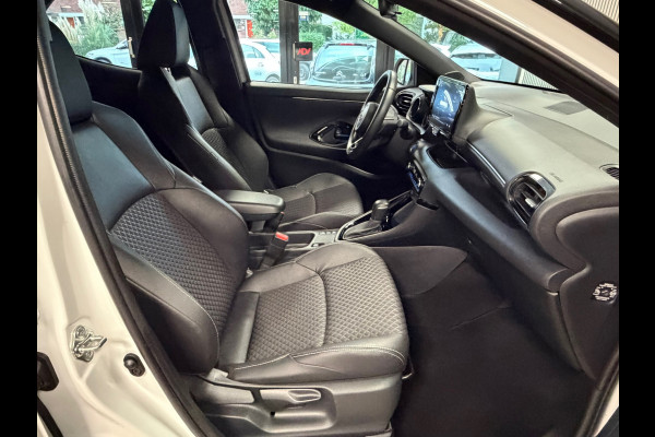 Toyota Yaris 1.5 Hybrid GR Sport AUT. CAMERA NAVIGATIE KEYLESS-GO LANE-ASSIST STOELVERWARMING AIRCO CRUISE