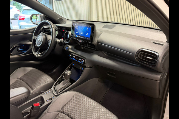 Toyota Yaris 1.5 Hybrid GR Sport AUT. CAMERA NAVIGATIE KEYLESS-GO LANE-ASSIST STOELVERWARMING AIRCO CRUISE