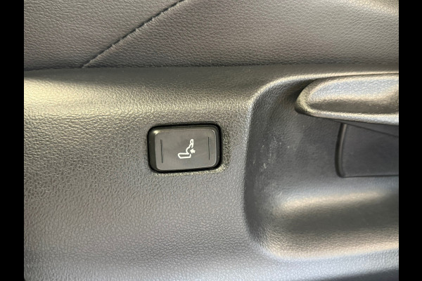 Toyota Yaris 1.5 Hybrid GR Sport AUT. CAMERA NAVIGATIE KEYLESS-GO LANE-ASSIST STOELVERWARMING AIRCO CRUISE