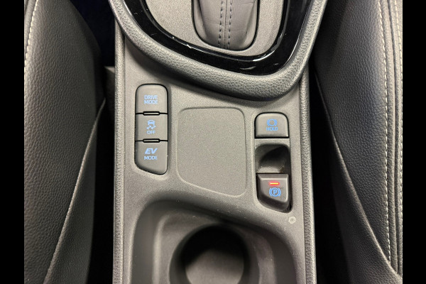 Toyota Yaris 1.5 Hybrid GR Sport AUT. CAMERA NAVIGATIE KEYLESS-GO LANE-ASSIST STOELVERWARMING AIRCO CRUISE