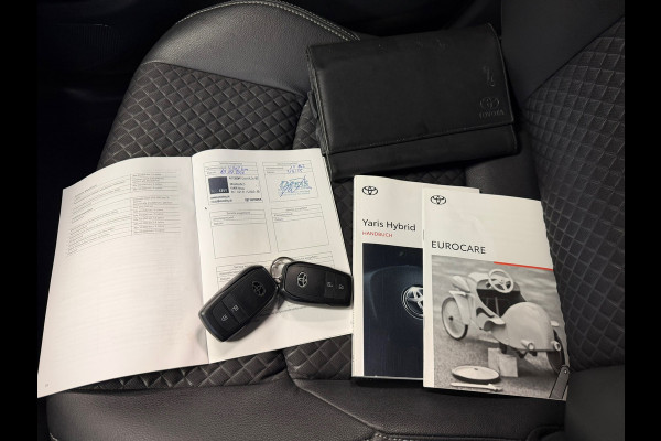 Toyota Yaris 1.5 Hybrid GR Sport AUT. CAMERA NAVIGATIE KEYLESS-GO LANE-ASSIST STOELVERWARMING AIRCO CRUISE