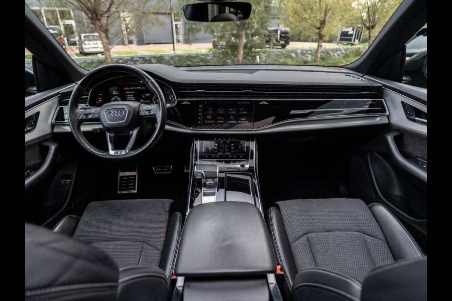 Audi Q8 55 TFSI e quattro S-Line Pano/360/HuD/Keyless