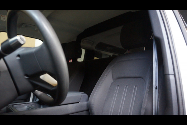 Land Rover Defender 2.0 D240 110 S | Grijs kenteken | BTW-auto